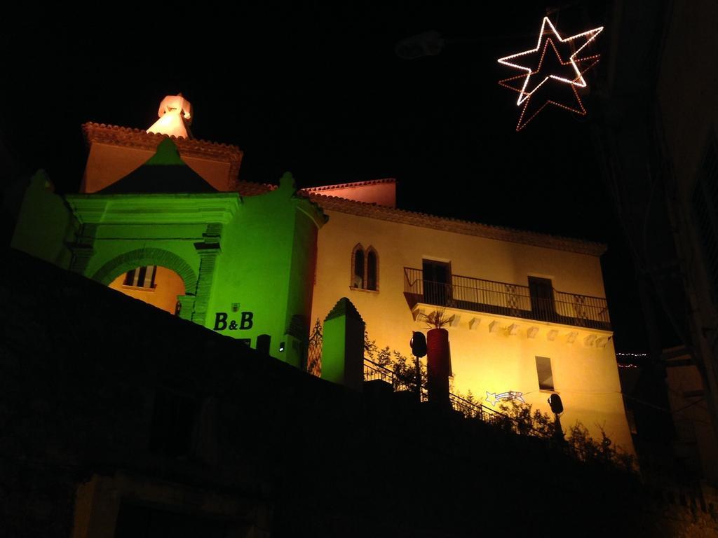 Palazzo Madeo - Residenza D'Epoca Panzió Crosia Kültér fotó